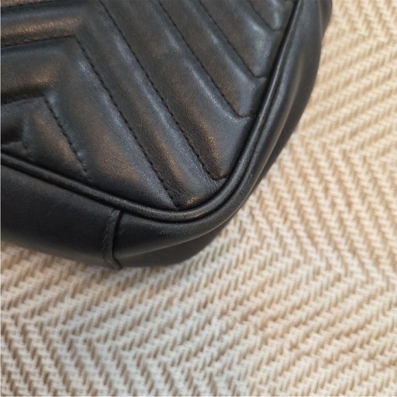 Gucci Black Quilted Shoulder Bag with Gold Accents - Picture 7 of 16